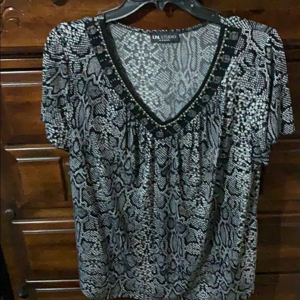 5/$20 Short sleeve top